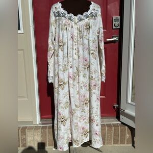 NWOT EILEEN WEST sL nightgown-💯cotton-some stretch-lace/shell button-pockets!